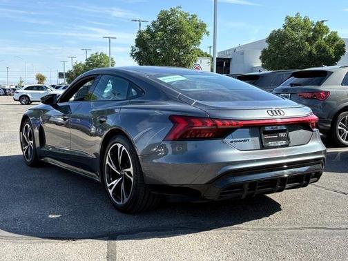 2022 Audi e-tron GT Premium Plus