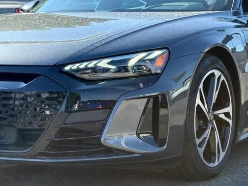 2022 Audi e-tron GT Premium Plus