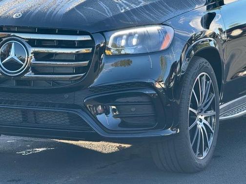 2026 Mercedes-Benz GLS 580 