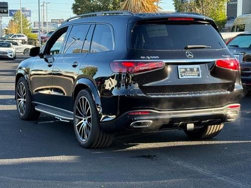 2026 Mercedes-Benz GLS 580 