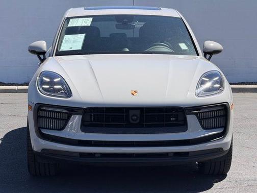 Chalk 2024 Porsche Macan S