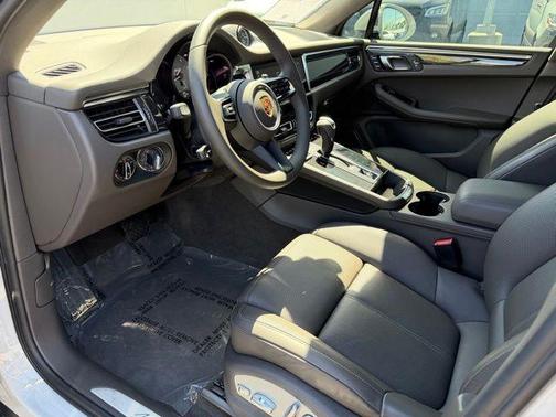 Chalk 2024 Porsche Macan S