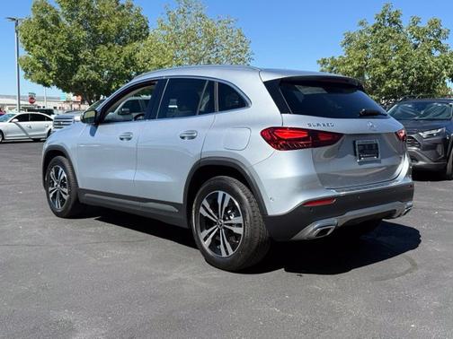 Cirrus Silver Metallic 2026 Mercedes-Benz GLA 250 4MATIC