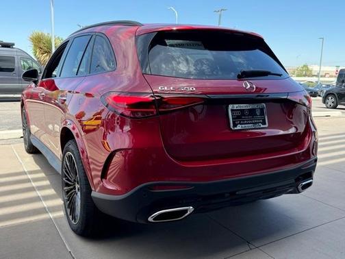 2025 Mercedes-Benz GLC 300 Base
