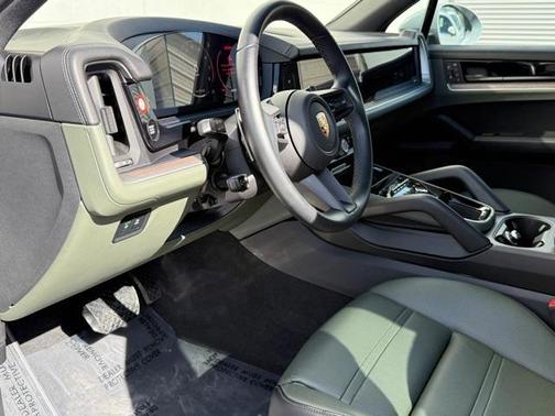 2024 Porsche Cayenne Base
