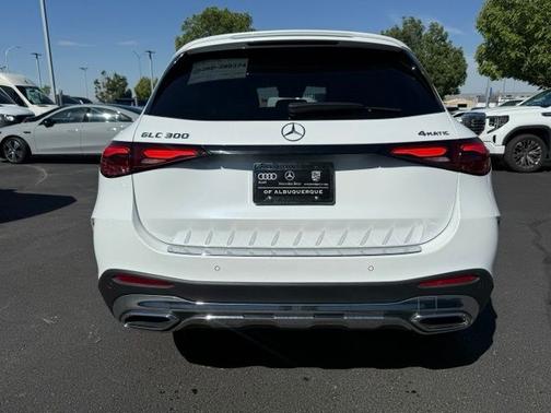 MANUFAKTUR Moonlight White Metallic 2025 Mercedes-Benz GLC 300 4MATIC