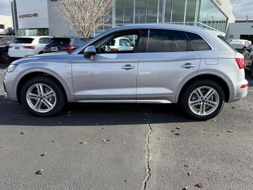 2023 Audi Q5 e 55 S line quattro Premium