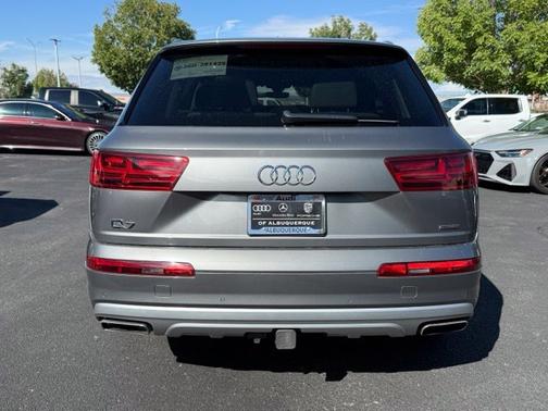 Graphite Gray Metallic 2017 Audi Q7 2.0T Premium
