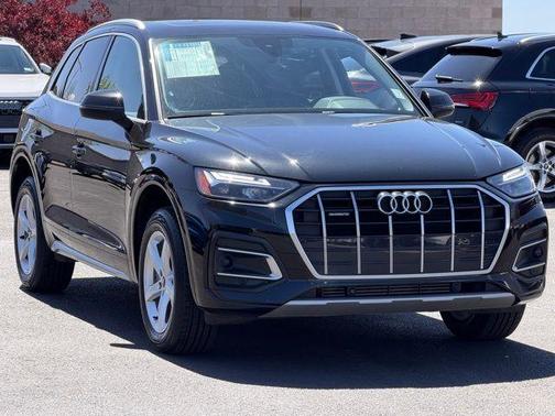 Mythos Black Metallic 2023 Audi Q5 40 Premium