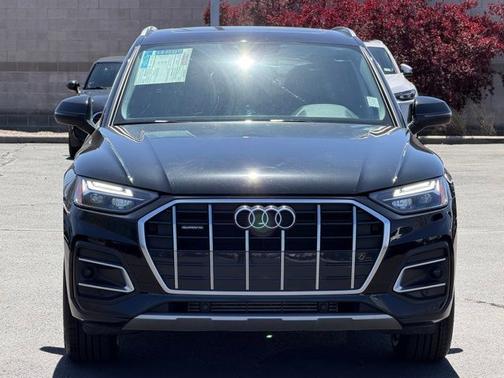 Black Metallic 2023 Audi Q5 40 Premium
