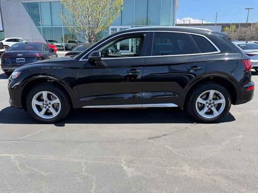 Black Metallic 2023 Audi Q5 40 Premium