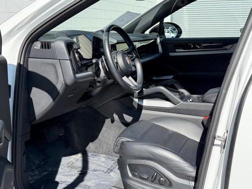 2024 Porsche Cayenne AWD