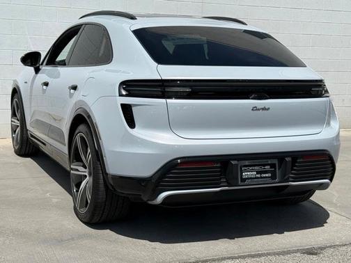 2024 Porsche Macan Electric Turbo