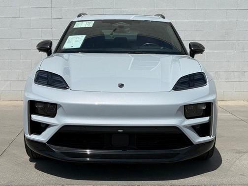 2024 Porsche Macan Electric Turbo