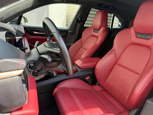 2024 Porsche Macan Electric Turbo