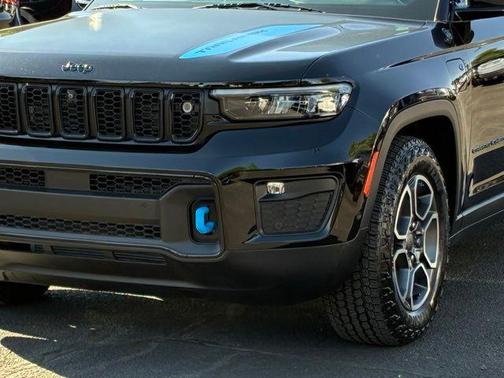 Diamond Black 2023 Jeep Grand Cherokee 4xe Trailhawk