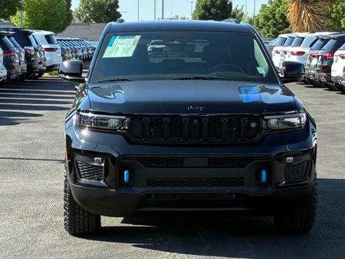 Diamond Black 2023 Jeep Grand Cherokee 4xe Trailhawk