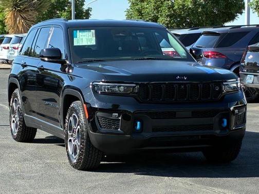 Diamond Black 2023 Jeep Grand Cherokee 4xe Trailhawk