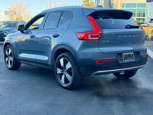 2020 Volvo XC40 T5 Momentum