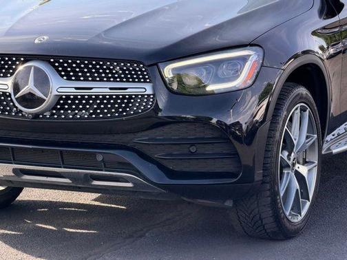 Obsidian Black Metallic 2020 Mercedes-Benz GLC 300 Base 4MATIC