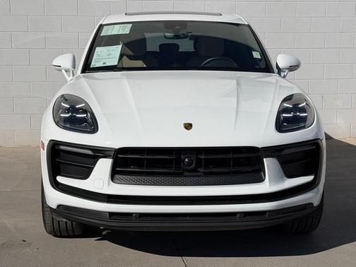 2025 Porsche Macan Base