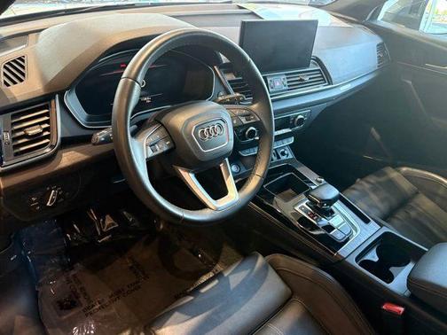 Daytona Gray Pearl Effect 2023 Audi Q5 45 S line quattro Premium