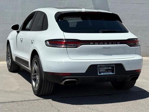 2021 Porsche Macan Base