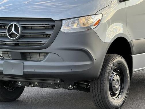 2025 Mercedes-Benz Sprinter 2500 144 WB Standard Roof Passenger