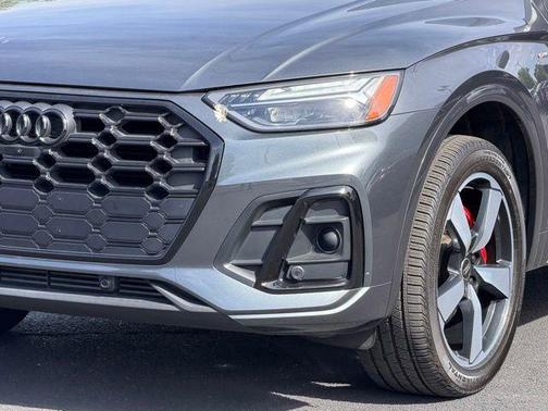Daytona Gray Pearl Effect 2023 Audi Q5 45 S line Premium Plus