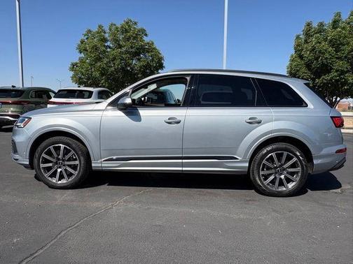 Satellite Silver Metallic 2024 Audi Q7 45 Premium Plus