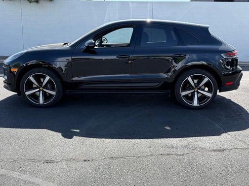 Jet Black Metallic 2025 Porsche Macan