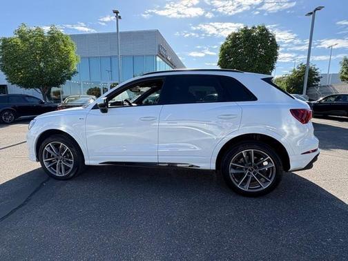 2024 Audi Q3 45 S line Premium