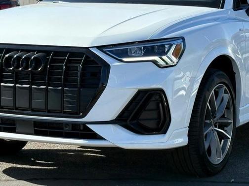 2024 Audi Q3 45 S line Premium