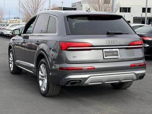 2025 Audi Q7 55 Premium Plus