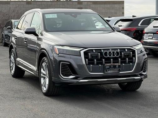 2025 Audi Q7 55 Premium Plus