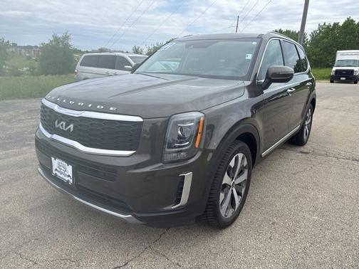 Moss 2022 Kia Telluride S