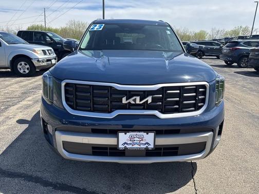 Midnight 2023 Kia Telluride S