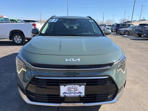 2023 Kia Niro SX