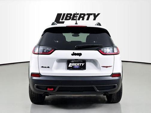 2023 Jeep Cherokee Trailhawk