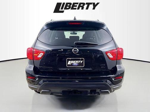 2019 Nissan Pathfinder SL