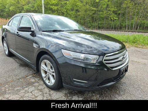 Tuxedo Black Metallic 2013 Ford Taurus SEL