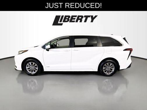 2021 Toyota Sienna LE