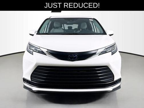 2021 Toyota Sienna LE