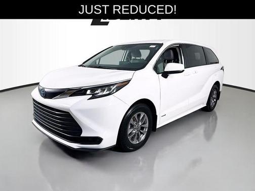 2021 Toyota Sienna LE