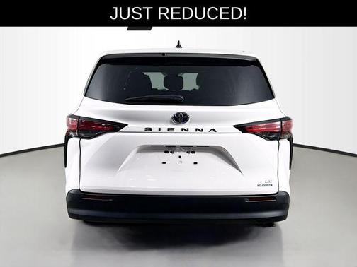 2021 Toyota Sienna LE