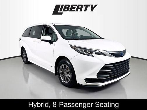 2021 Toyota Sienna LE