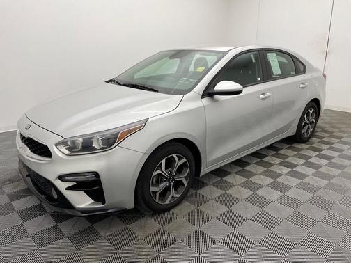 Photo 2 of 10 of 2019 Kia Forte LXS