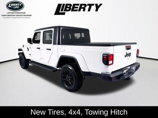 2022 Jeep Gladiator Sport