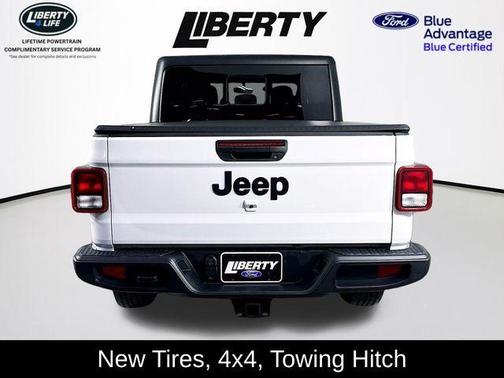 2022 Jeep Gladiator Sport