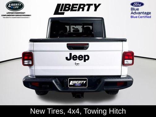 2022 Jeep Gladiator Sport